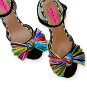 Betsey Johnson lizzie espadrille wedge